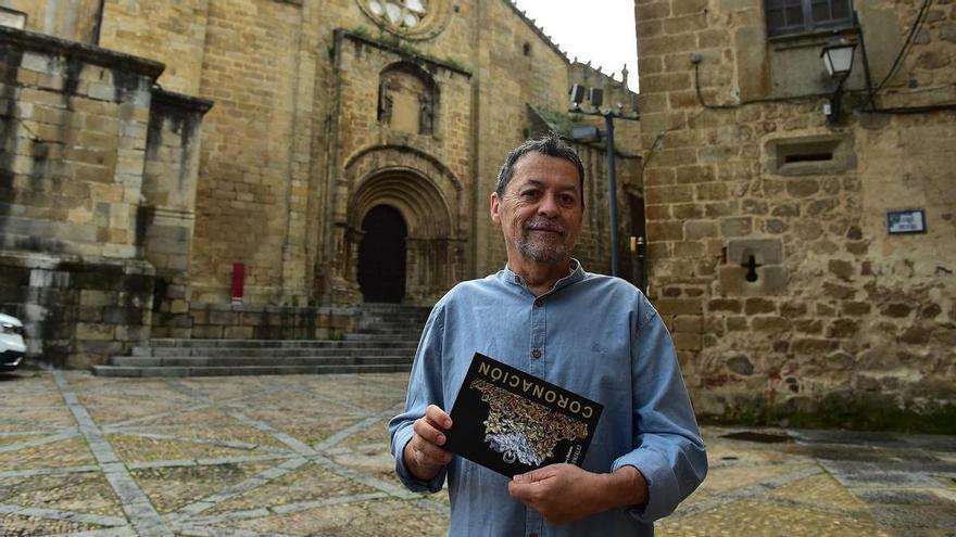 El robo de la corona de la Virgen del Puerto de Plasencia, eje de la nueva novela de Julio Pérez González