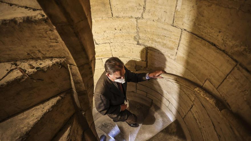 Acompañamos al Alcalde en la subida a la torre de la Catedral