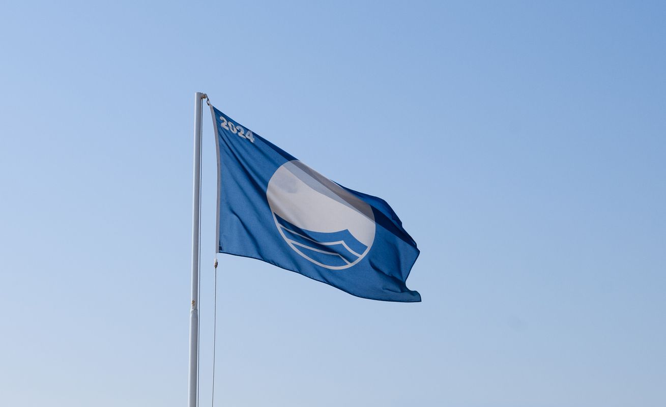 Imagen de una Bandera Azul.