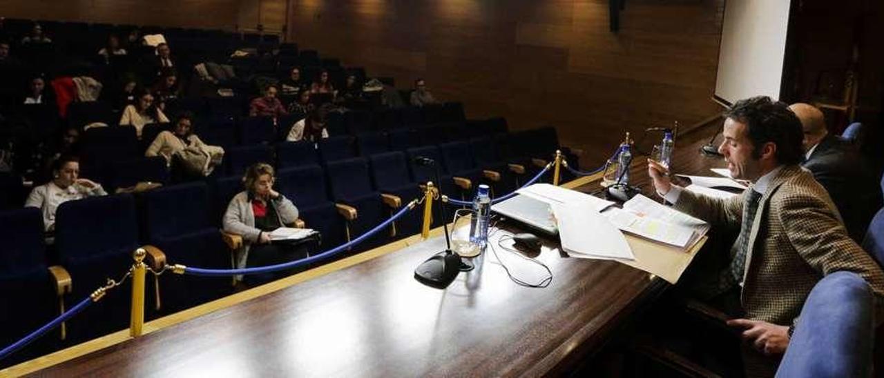 Una de las sesiones del curso &quot;Experto en Compliance Penal Corporativo&quot; que se celebró ayer en el Colegio de Abogados.