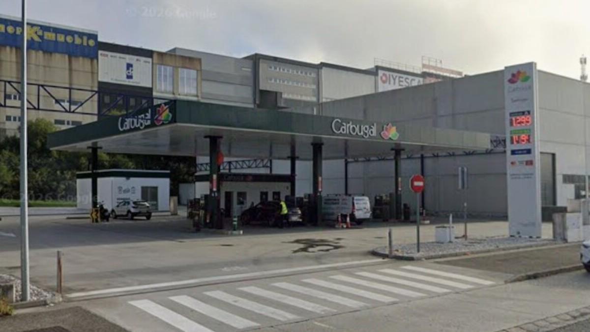 La gasolinera Carbugal, en la calle Castela e León del polígono de Costa Vella