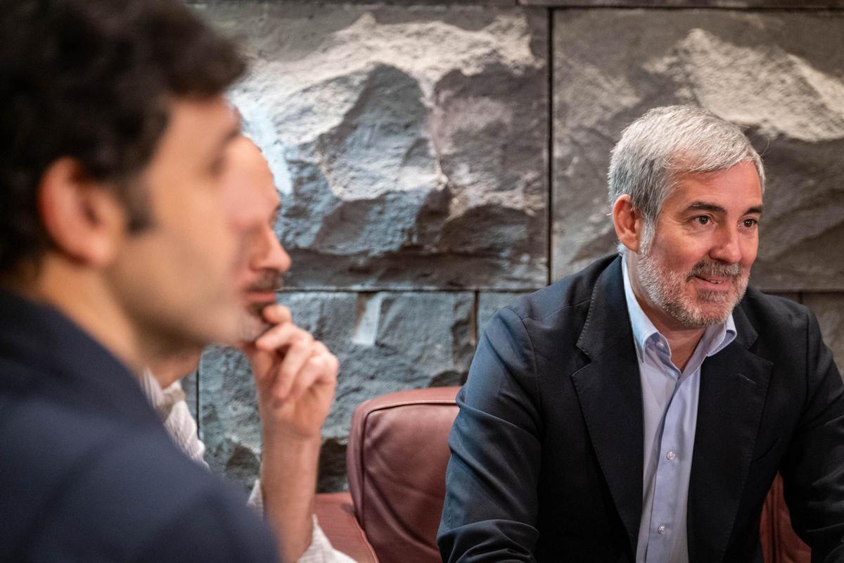 Clavijo recibe el cineasta de éxito Rodrigo Sorogoyen