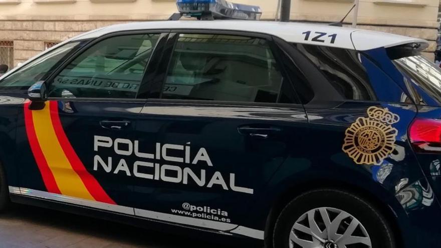 Una imagen de archivo de un coche patrulla de la Policía Nacional.