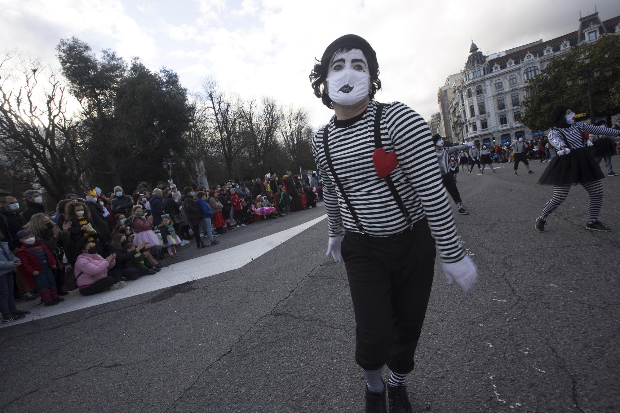 Galería de fotos: Así fue el gran desfile del carnaval en Oviedo