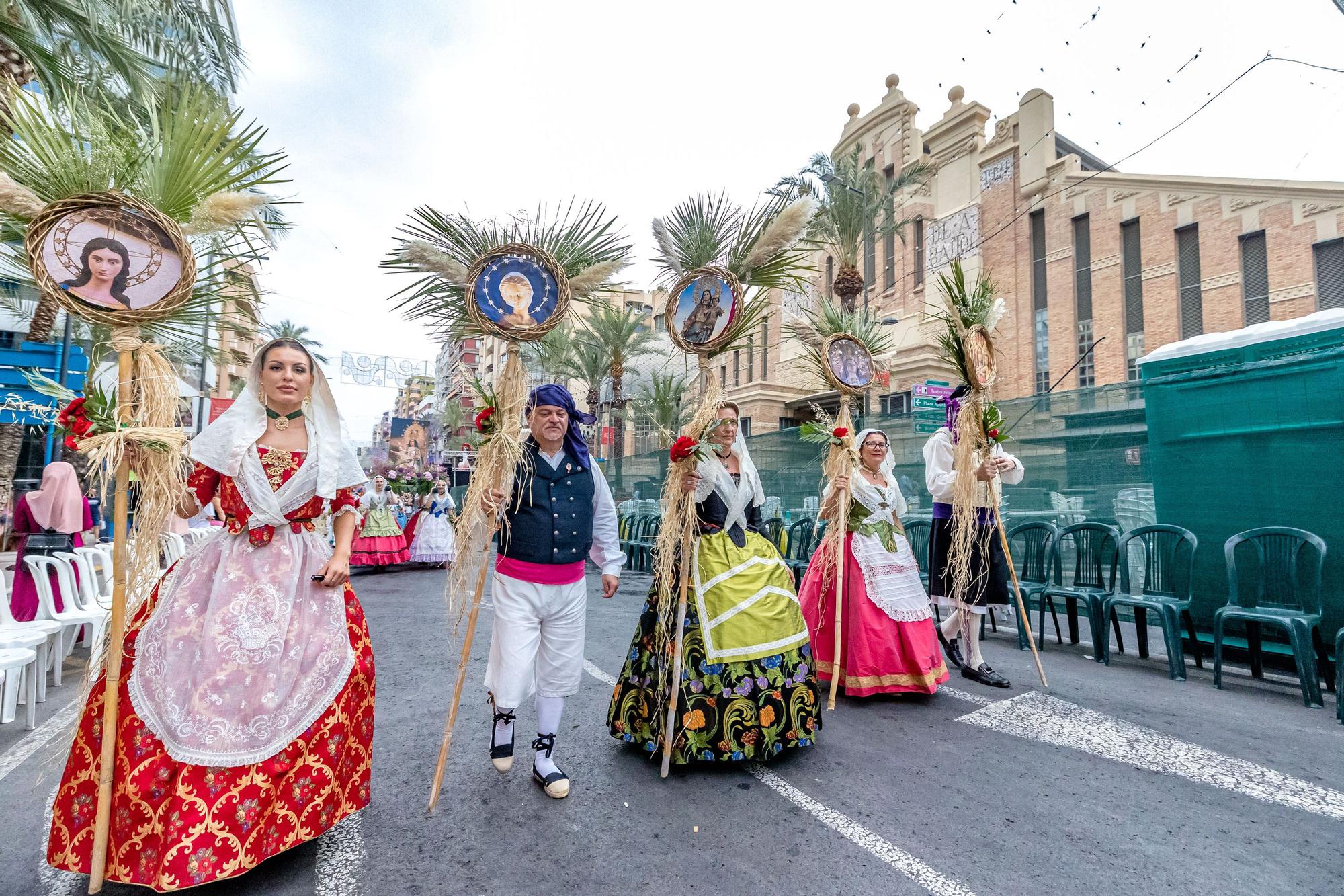 La Ofrenda de flores de las Hogueras 2022 en imágenes