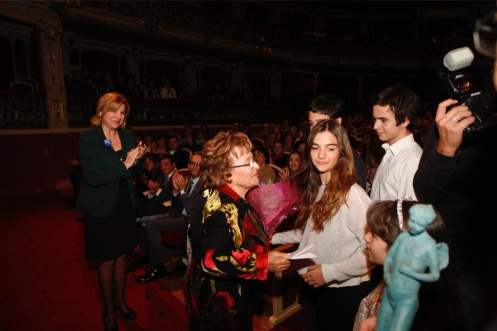 Entrega de premios del Día de la Mujer en el Romea