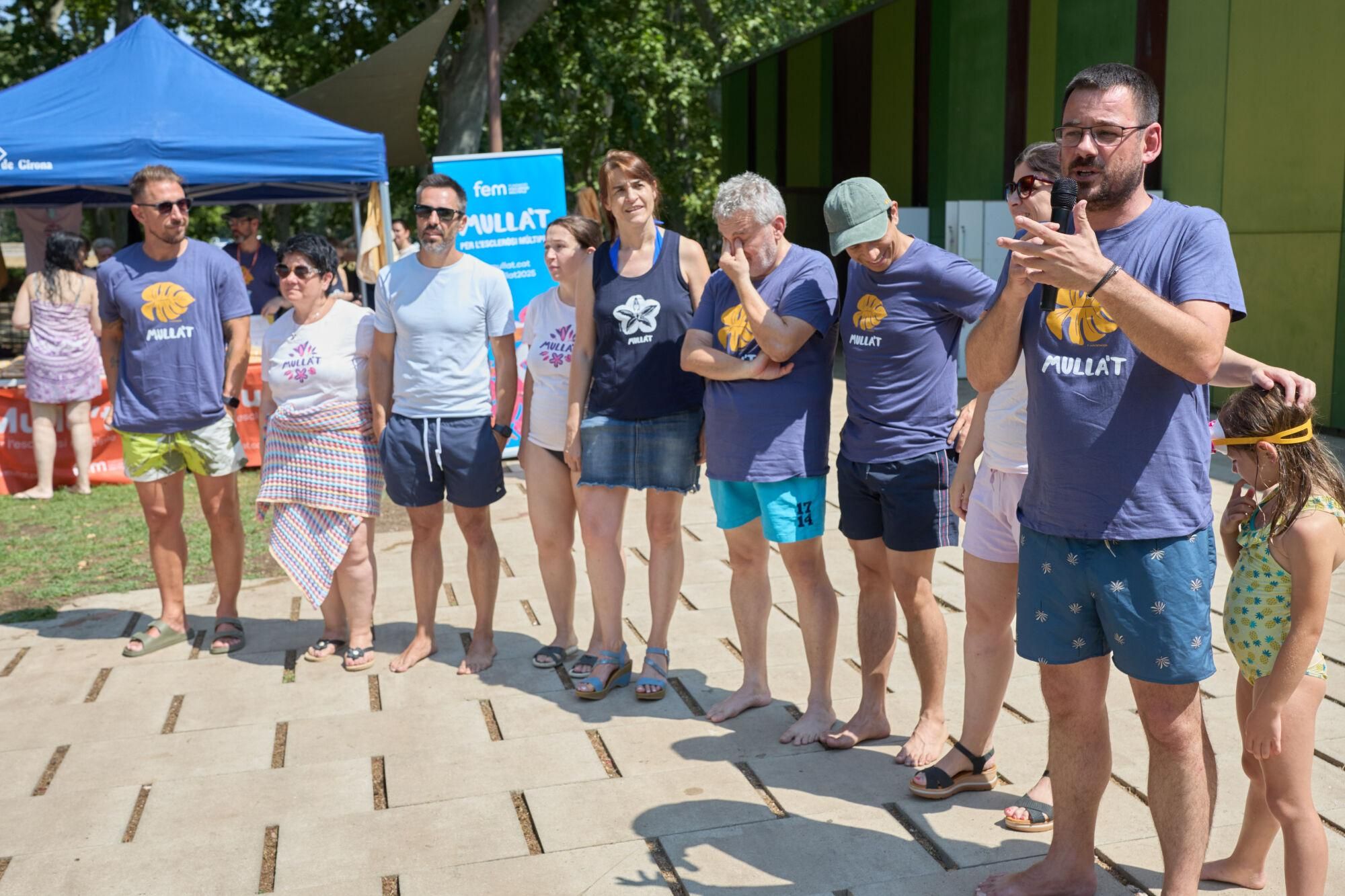 Mulla´t per l´Esclerosis Multiple a la piscina de la Devesa