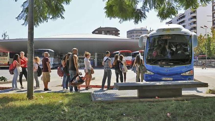 La recuperación del uso del autobús en la Safor costará 2 millones al año