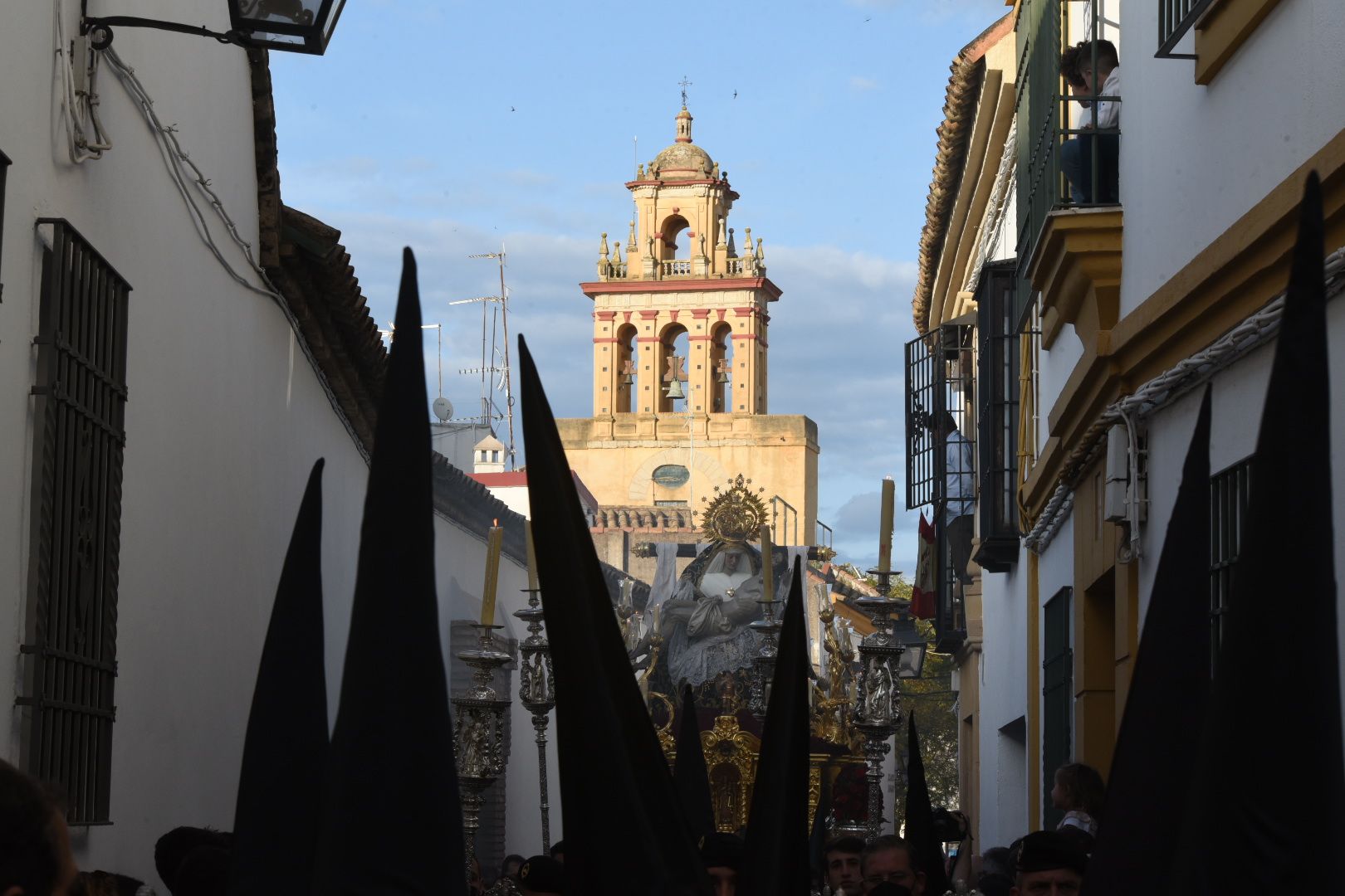 Las Angustias vuelve a recorrer las calles del barrio de San Agustín