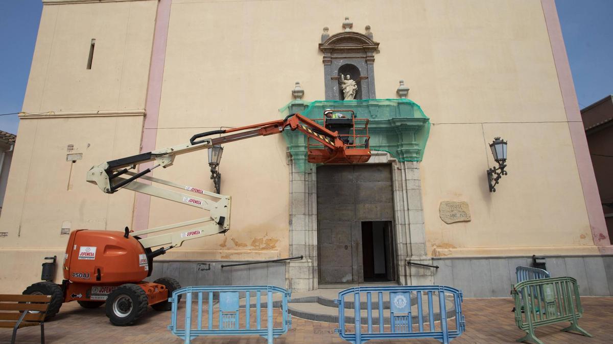 Trabajos realizados este verano para proteger la cornisa tras unos desprendimientos.