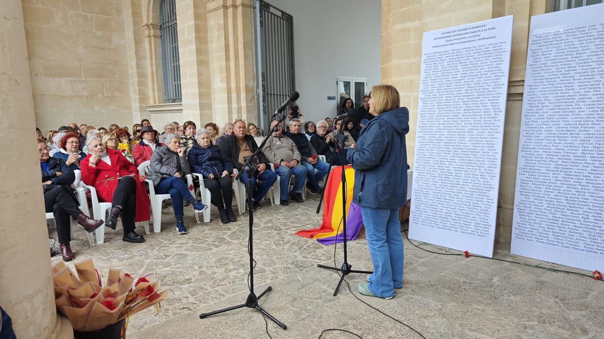 FOTOS | Unas 300 personas rinden homenaje a las víctimas de la represión en Son Coletes