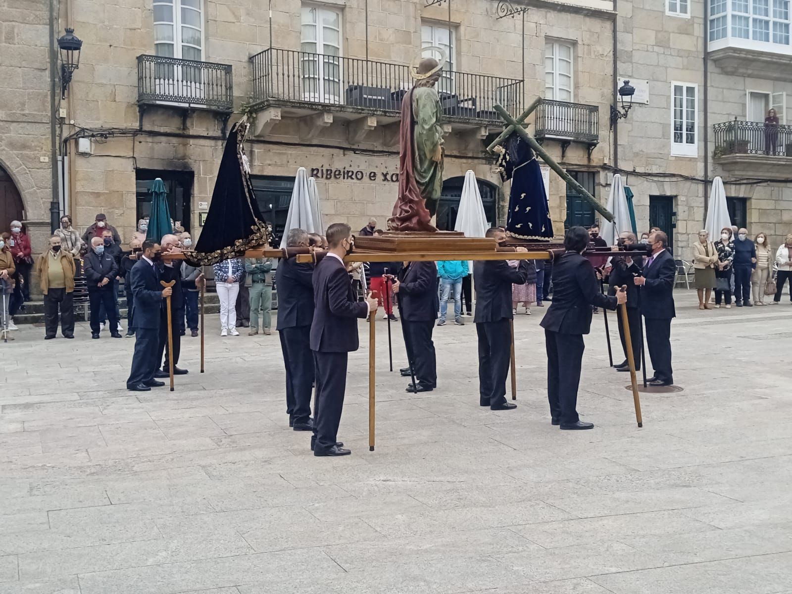 https://www.farodevigo.es/ourense/2022/04/16/ribadavia-recupera-procesion-santo-encontro-65059672.html