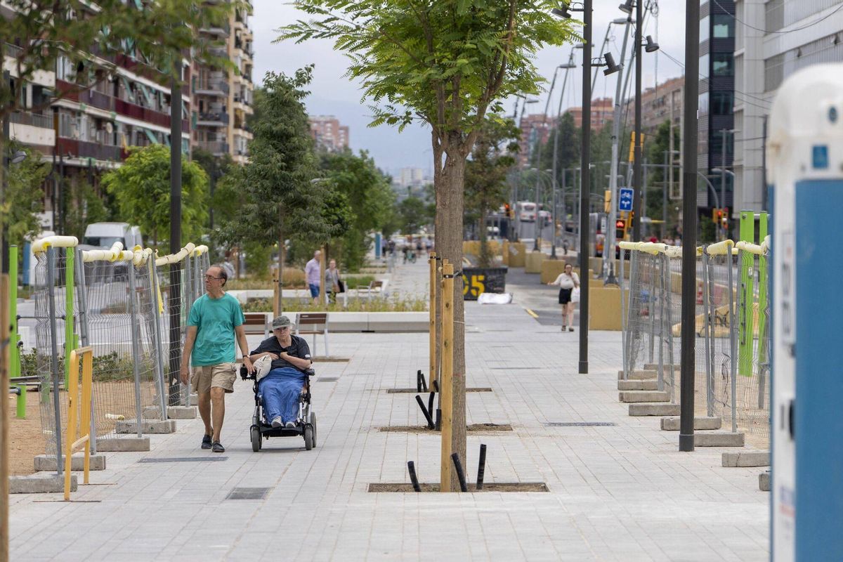 Obren el tram de la Gran Via entre les Glòries i la Rambla del Poblenou després de les obres
