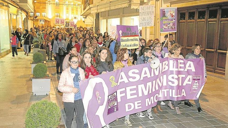 manifestación contra la desigualdad hacia las mujeres con motivo del 8-M