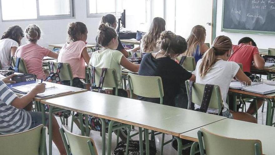 Más de dos mil niños se quedan sin beca de comedor pese a cumplir los requisitos