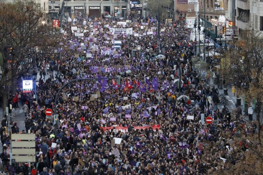 Manifestación del Día de la Mujer en las calles de València