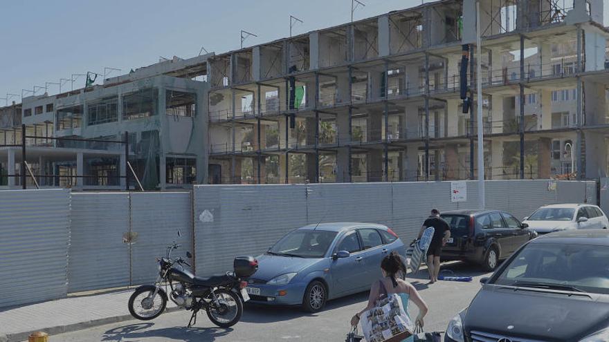El Ayuntamiento reparará de forma subsidiaria el socavón del hotel de Arenales