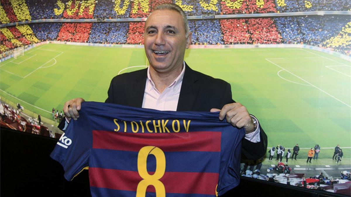 Hristo Stoichkov, durante la presentación de una tienda del Barça en México