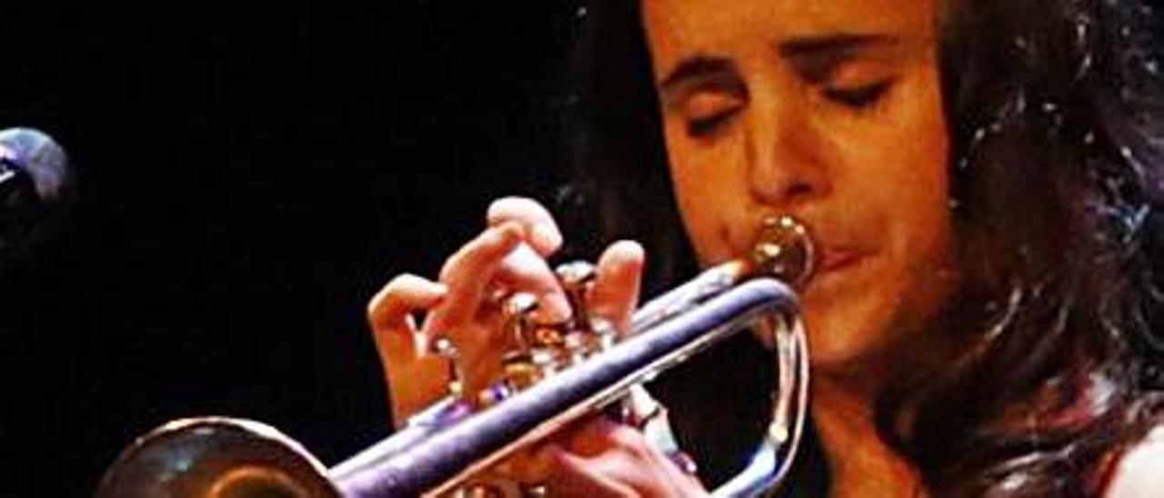 Andrea Motis, durante su concierto en el Filarmónica. | Luisma Murias