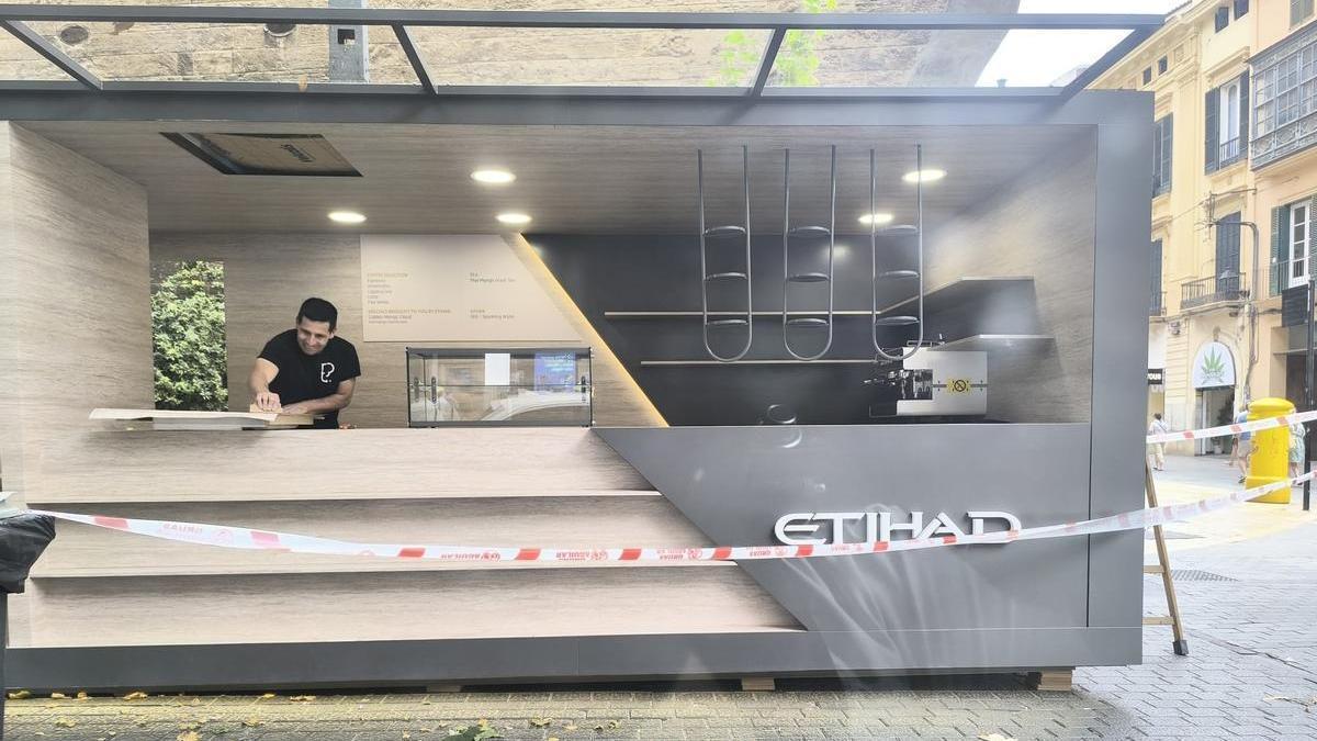 Caseta de Etihad en el centro de Palma.