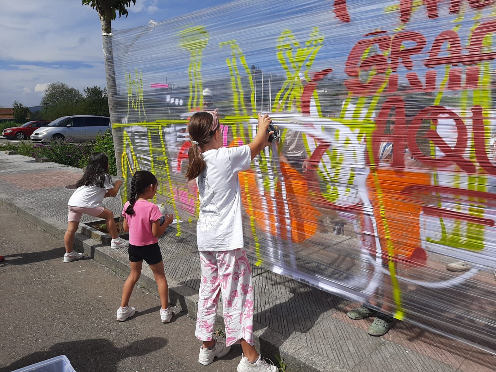 Lleno por festival urbano en Llanera: todas las imágenes de la sesión de graffiti en Lugo