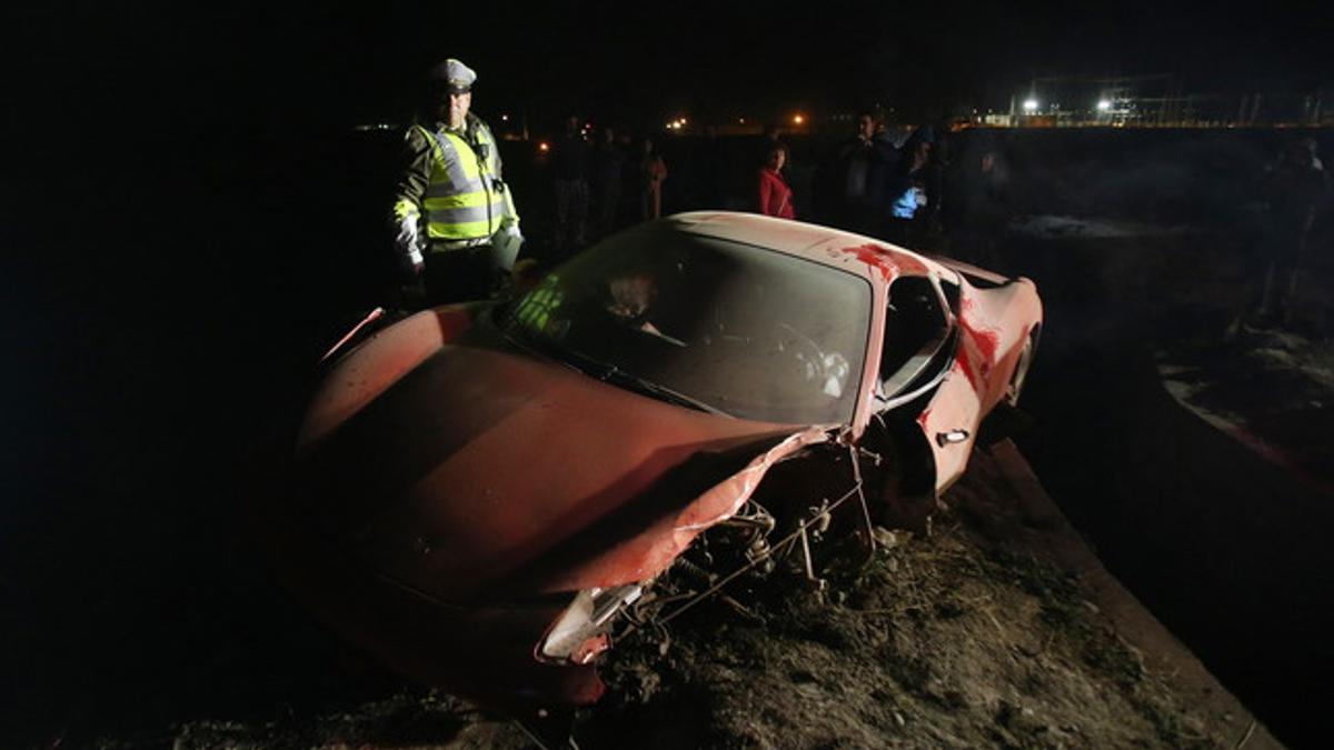 Estado en el que ha quedado el Ferrari de Arturo Vidal, tras el accidente que ha sufrido el futbolista, que iba bebido.