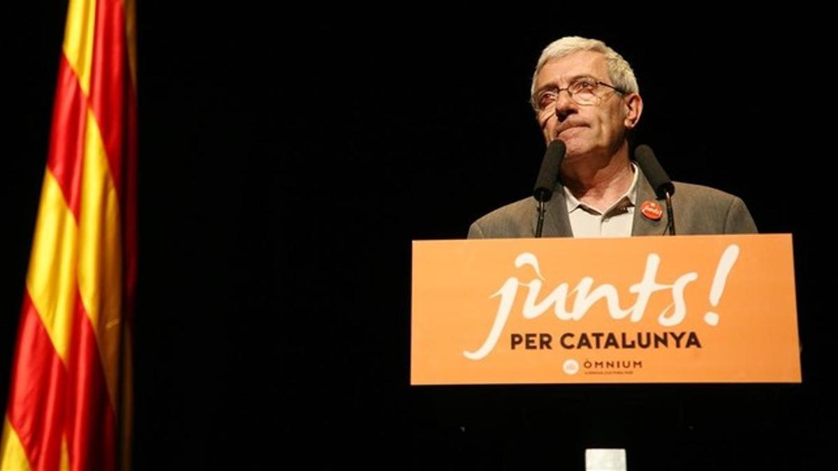 El expresidente de Òmnium Cultural, Jordi Porta, durante un acto a favor del Estatut, en el 2008.