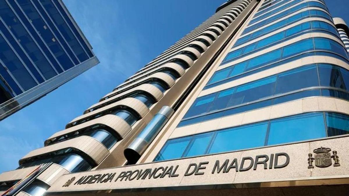 ATROPELLO DISCOTECA ARGANDA | Cárcel para el joven que atropelló a un hombre al salir de una discoteca: «Le pasó por encima, dio la vuelta y aceleró de nuevo para rebañarlo»