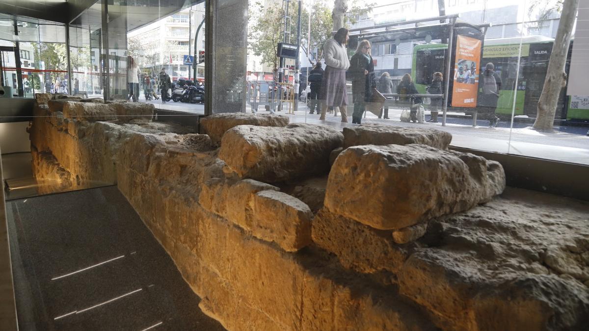 En la sede de Cajasur de Ronda de los Tejares también hay restos.