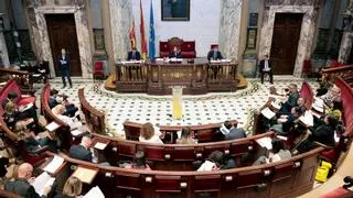 Directo | El Ayuntamiento de València saca adelante con la oposición en contra la normativa que limita los apartamentos turísticos