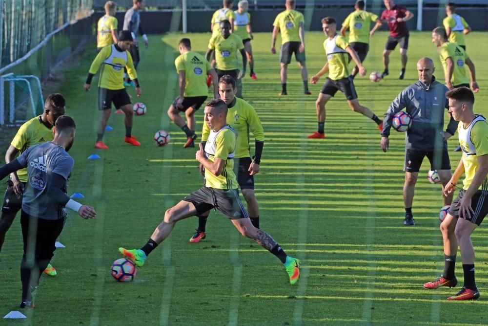 Entrenamiento vespertino del Celta en A Madroa a falta de dos días para jugar en Cornellà