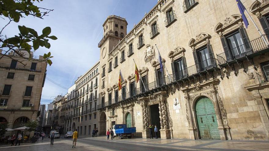 El bipartito recurre a la Diputación para rebajar a la mitad el precio de la luz en el Ayuntamiento de Alicante