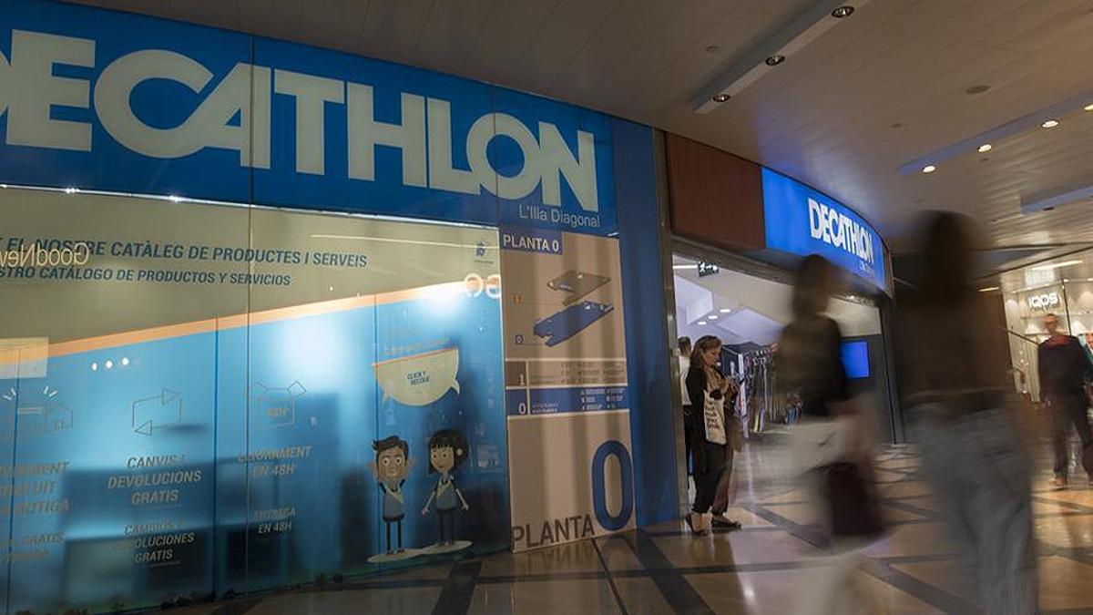 Decathlon Los Barrios - ¡Nuestra pequeña clienta Valeria nos