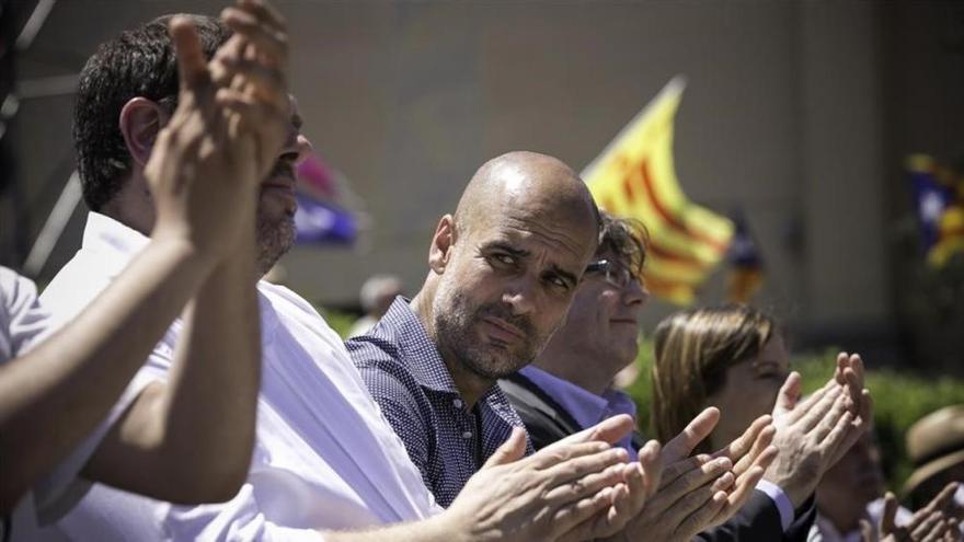 PP y Ciudadanos abanderan las críticas a Guardiola tras su participación en la movilización independentista