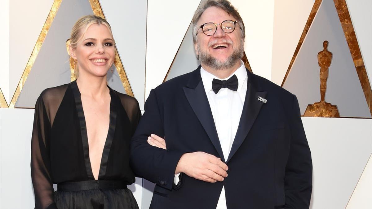 Kim Morgan y Guillermo del Toro, en los Oscar