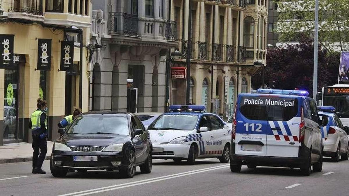 Controles policiales durante el primer estado de alarma. | Emilio Fraile