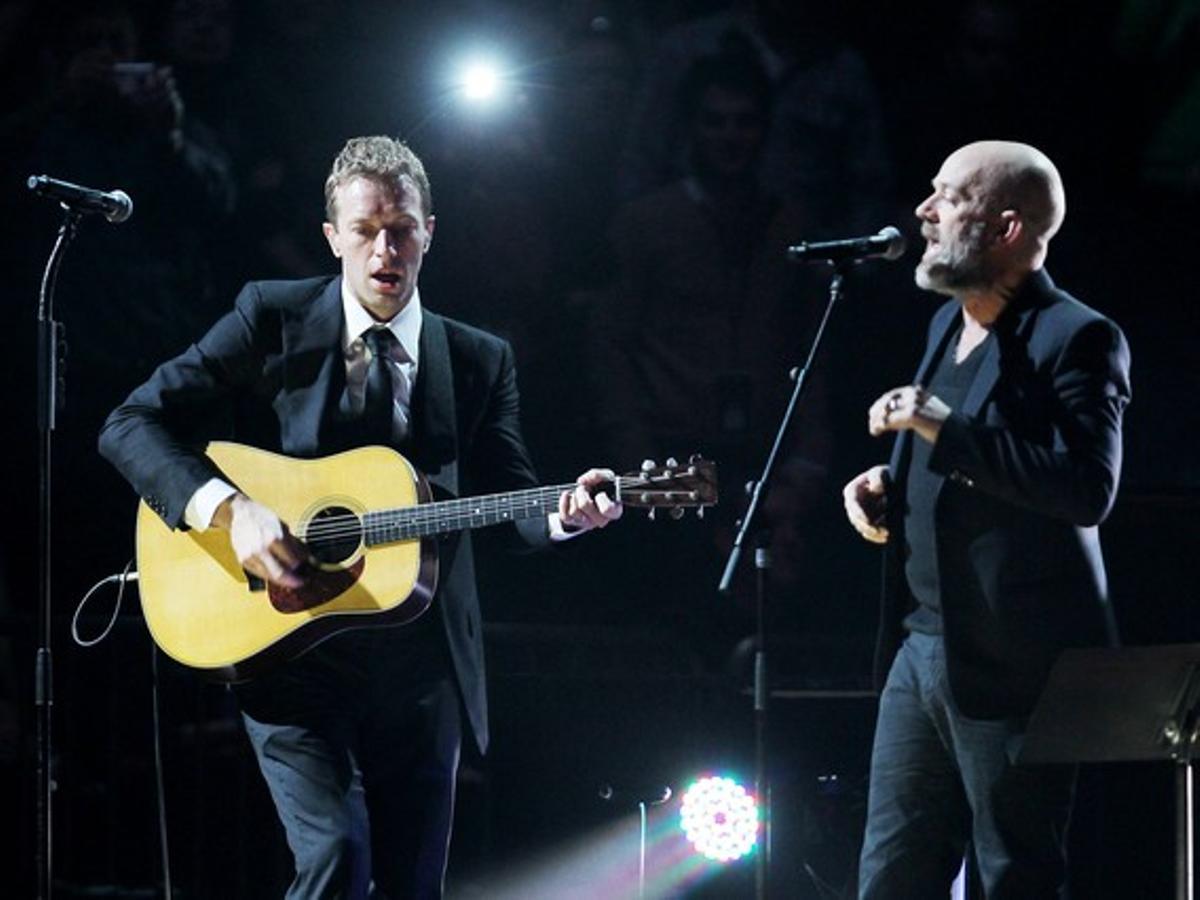 Chris Martin i Michael Stipe, en directe per a l’esdeveniment 12-12-12.