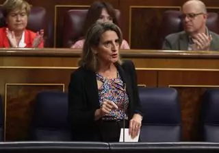 El Gobierno mantendrá los recortes a las eléctricas todo 2023 para frenar la subida de la luz