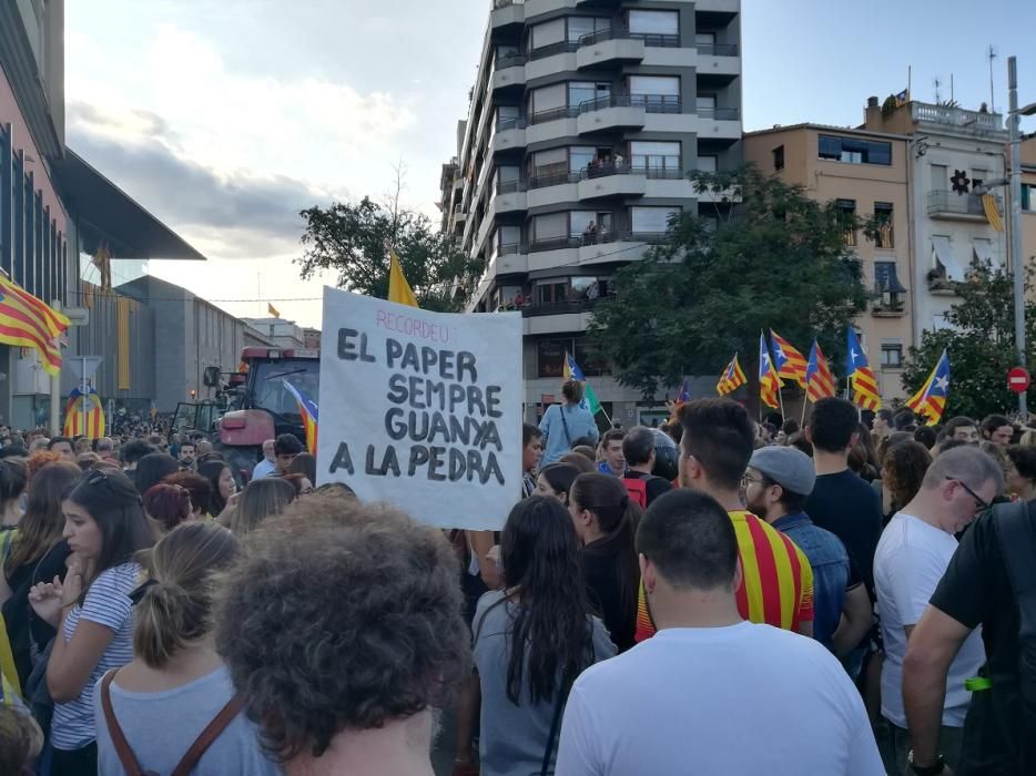 Manifestació històrica a Girona durant l''aturada general per rebutjar la violència policial l''1-O