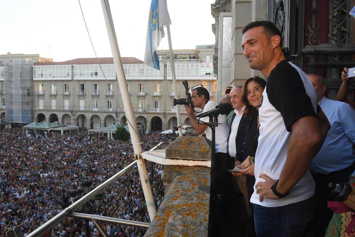 Scaloni, ovacionado en María Pita