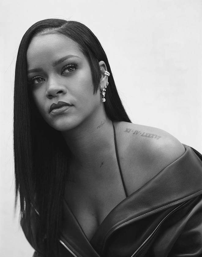 Rihanna lanza su primer perfume.