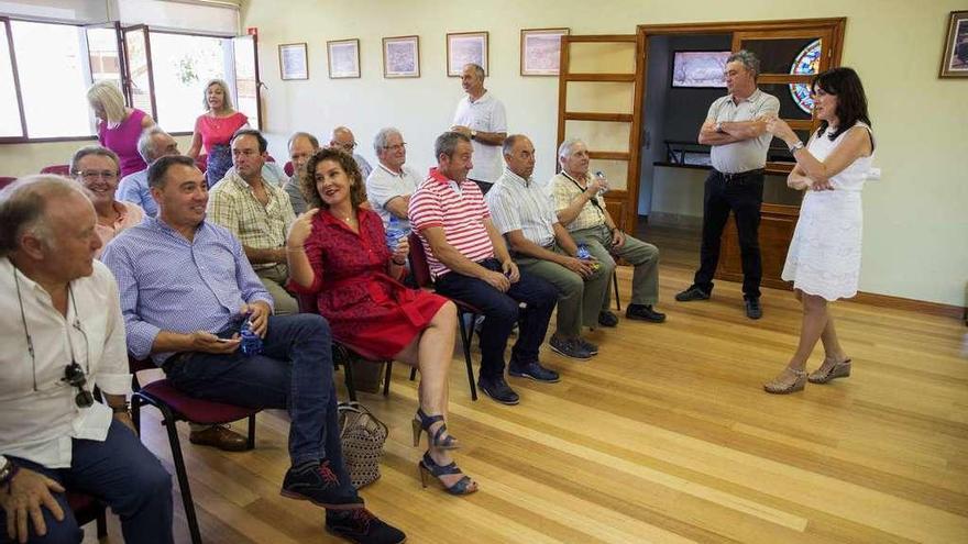 Asistentes a la reunión de la Asociación de Municipios de Áreas de Centrales Nucleares, celebrada ayer .