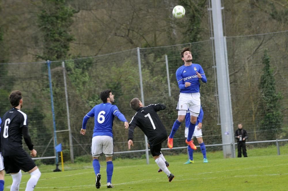 El partido entre el Oviedo B y el Avilés, en imágenes