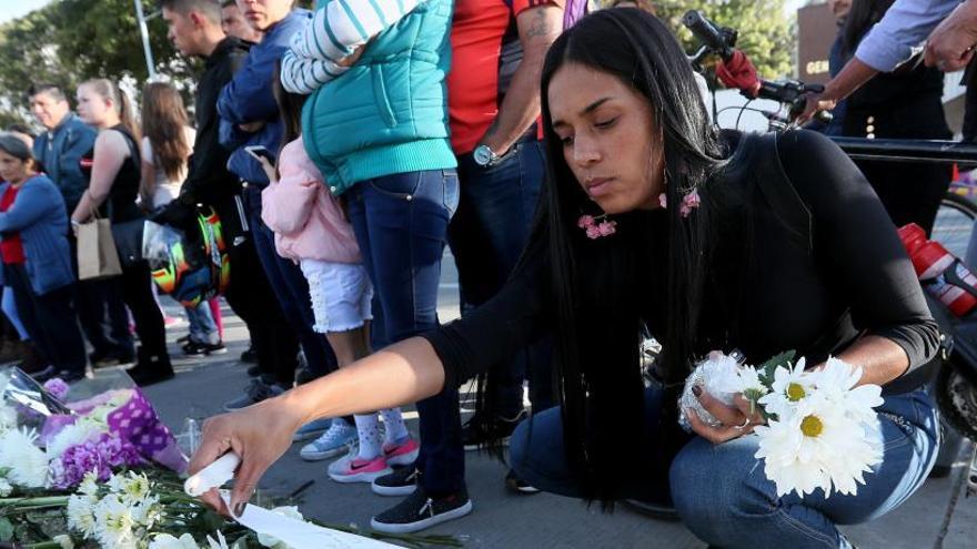 Homenaje a las víctimas del atentado en Bogotá.