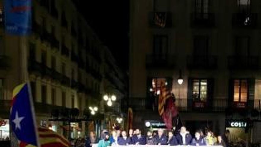 La concentració a la plaça de Sant Jaume