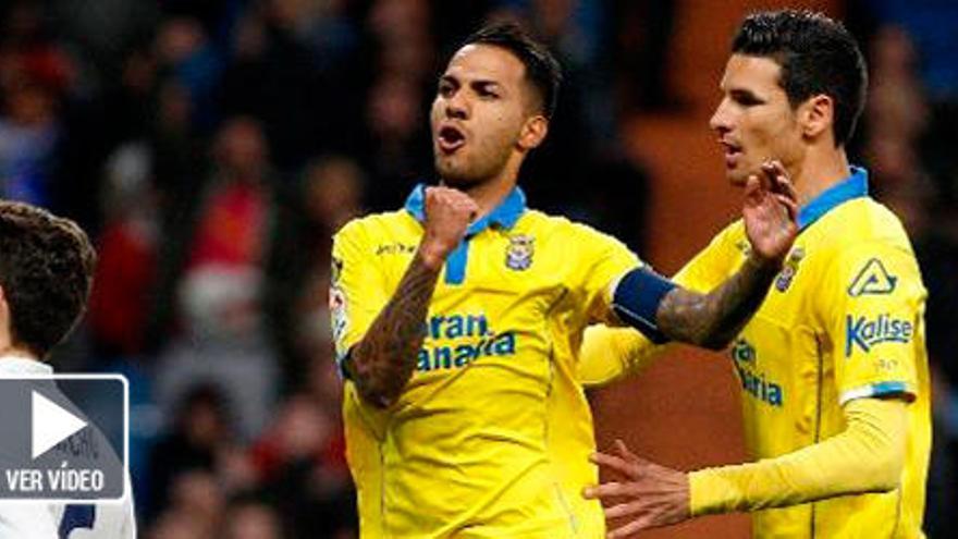 Jonathan Viera, ayer, celebra su tanto de penalti.