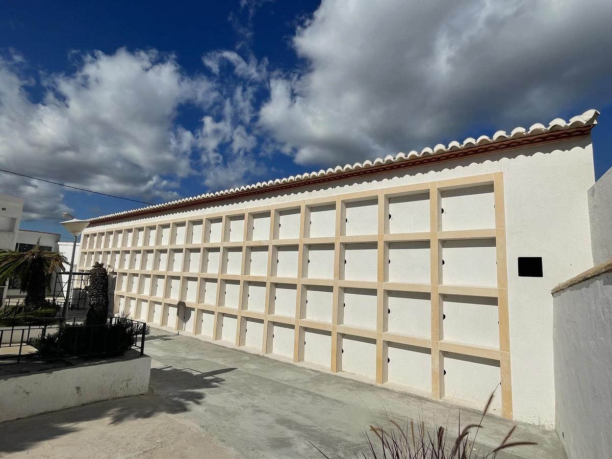 Mejoras en los nichos del cementerio