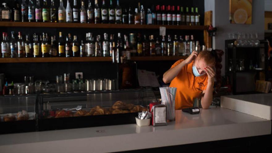 Una cafetería del sur de la Isla sin luz.