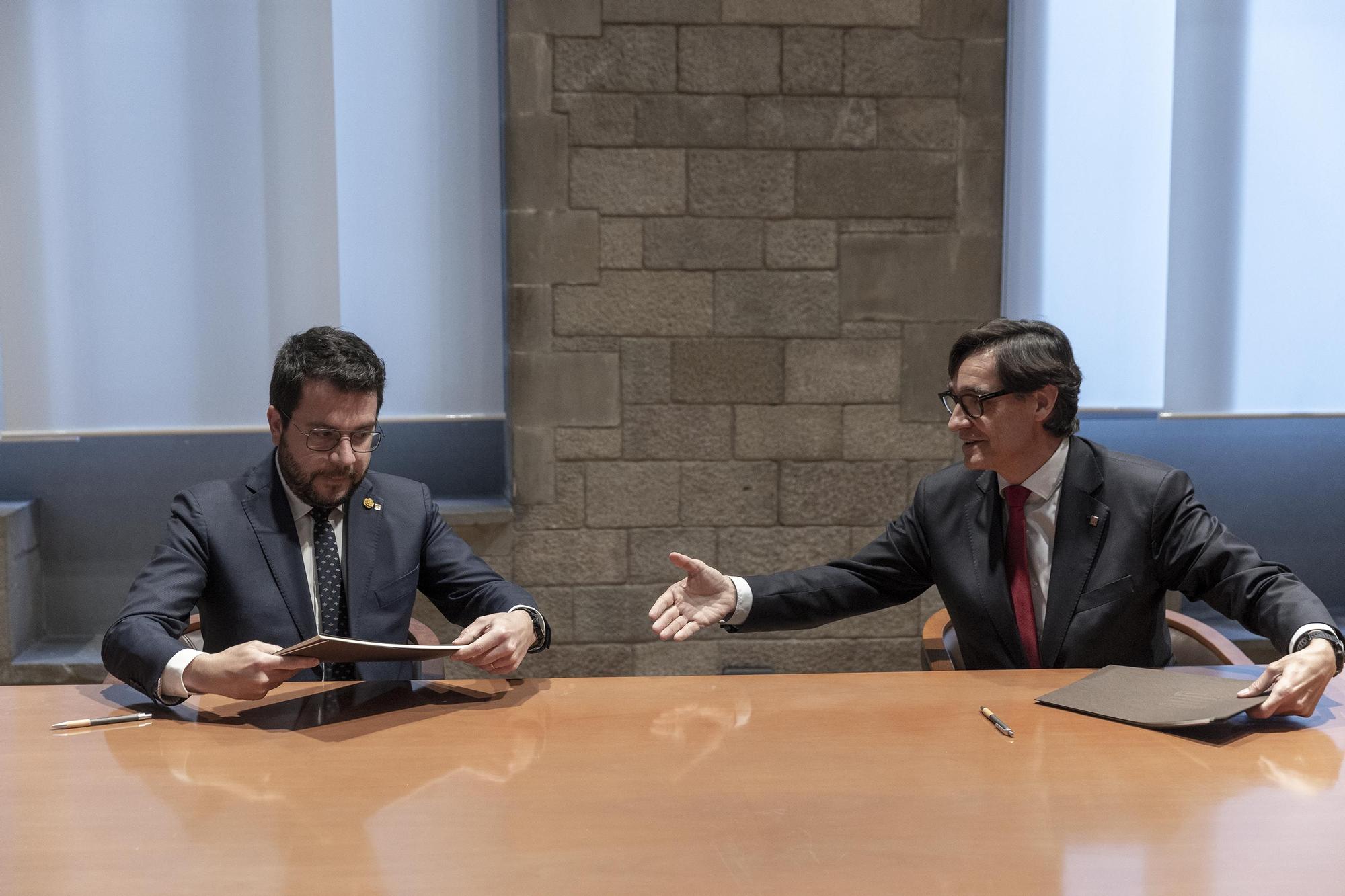 Pere Aragonès y Salvador Illa, asi han firmado los Presupuestos de Catalunya