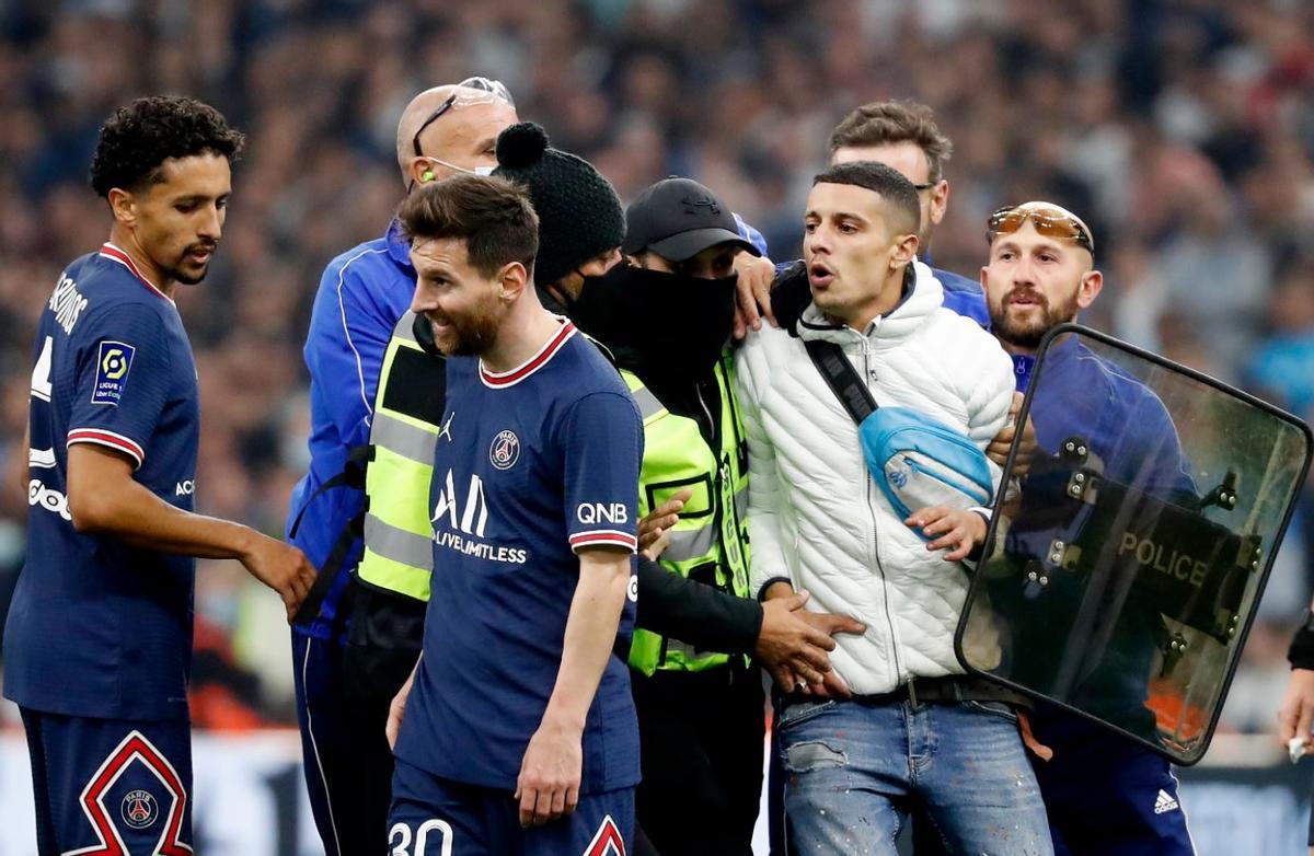 Messi, con el 'espontáneo' durante el Olympique Marsella-PSG